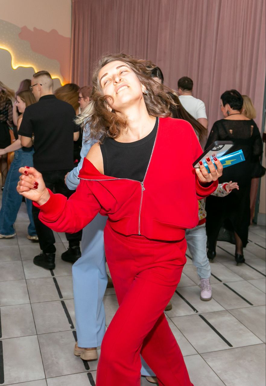 Давайте Потанцуем!?