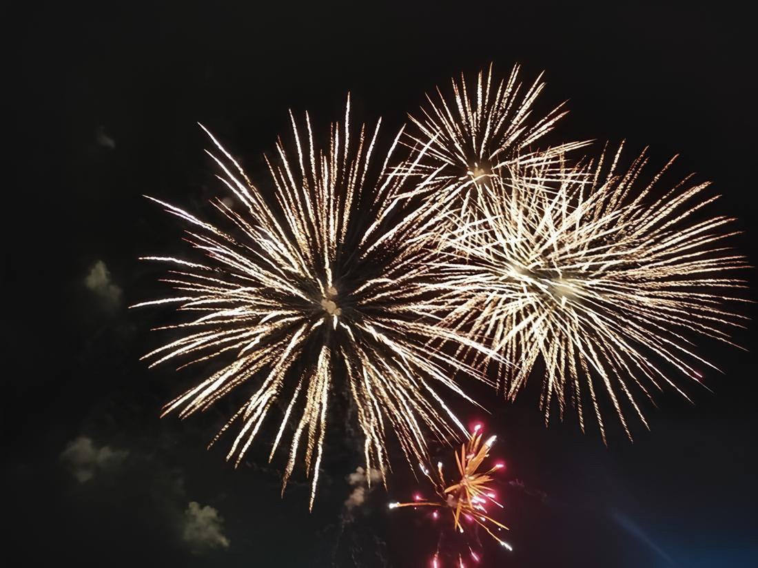 Фейерверк на площади Ленина в Чите в День Победы