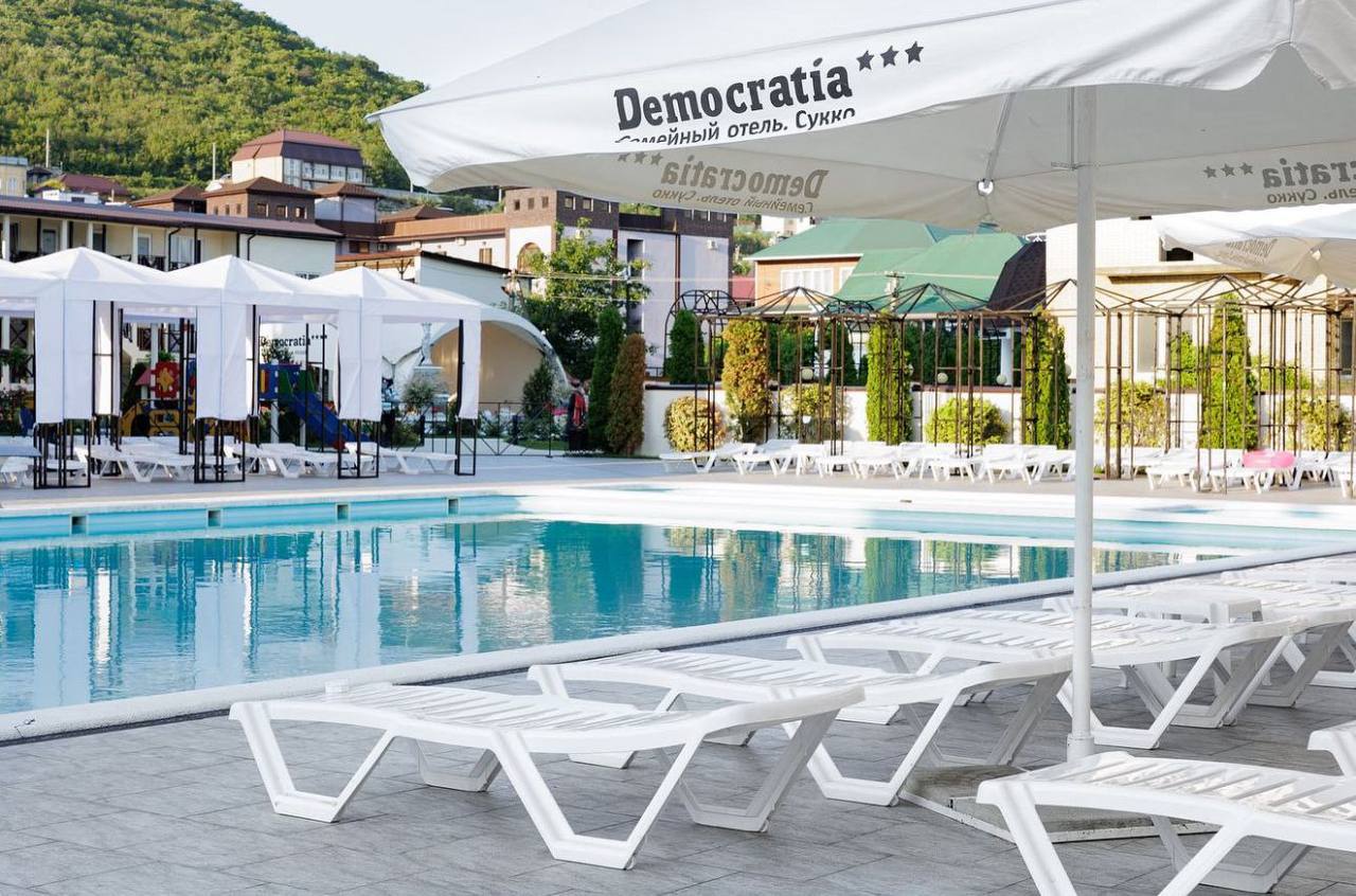 Демократия 4⭐️, Сукко