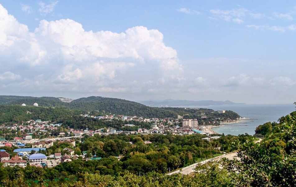 Отдых в мае на берегу прекрасной бухты