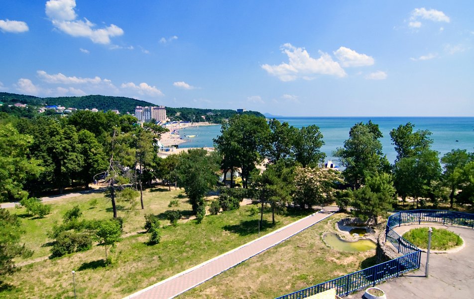 Отдых в мае на берегу прекрасной бухты