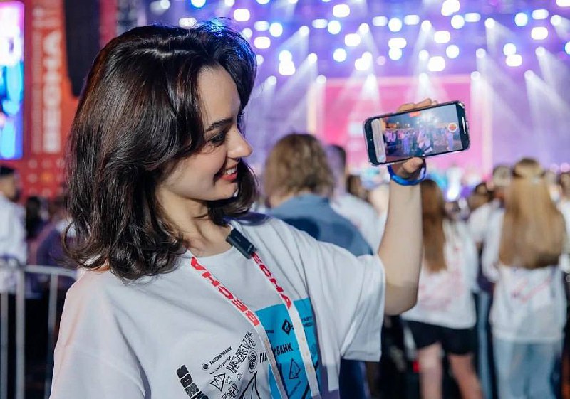 Российская школьная весна