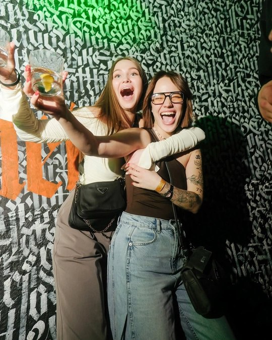 Мэш ап рейв в пространстве