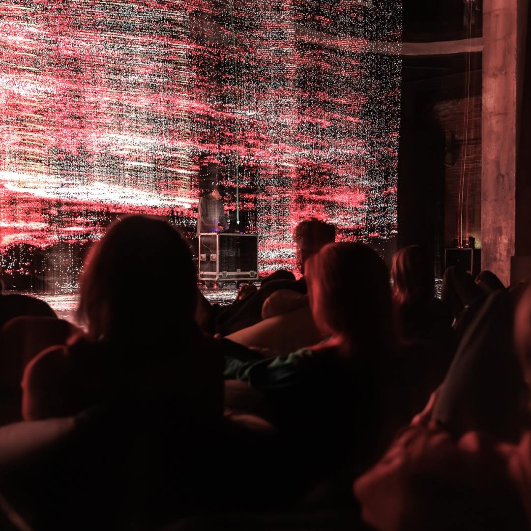 медиаперфоманс в Цистерну