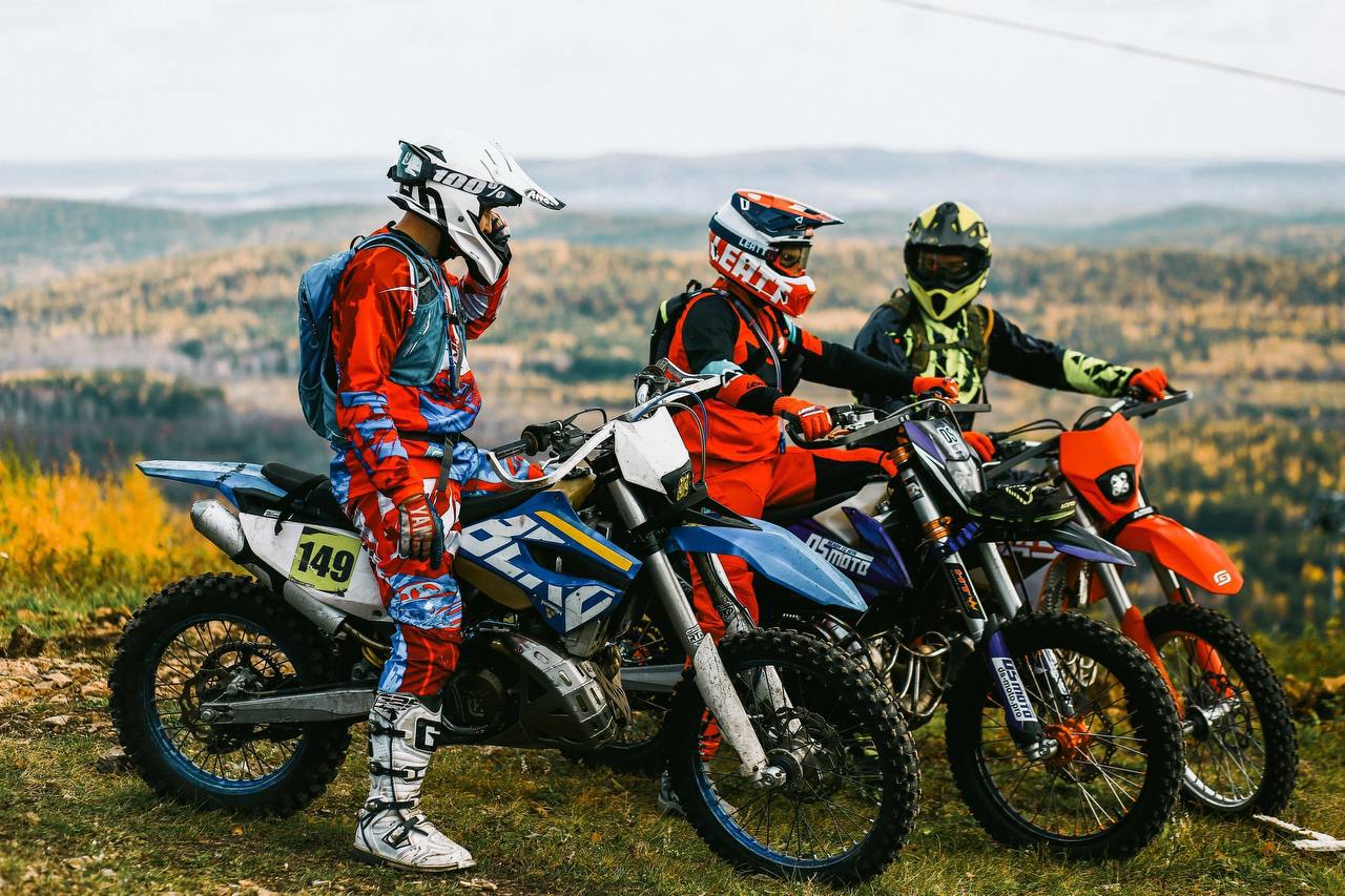 ежегодный фестиваль гонок на мотоциклах LIGHT ENDURO RACING