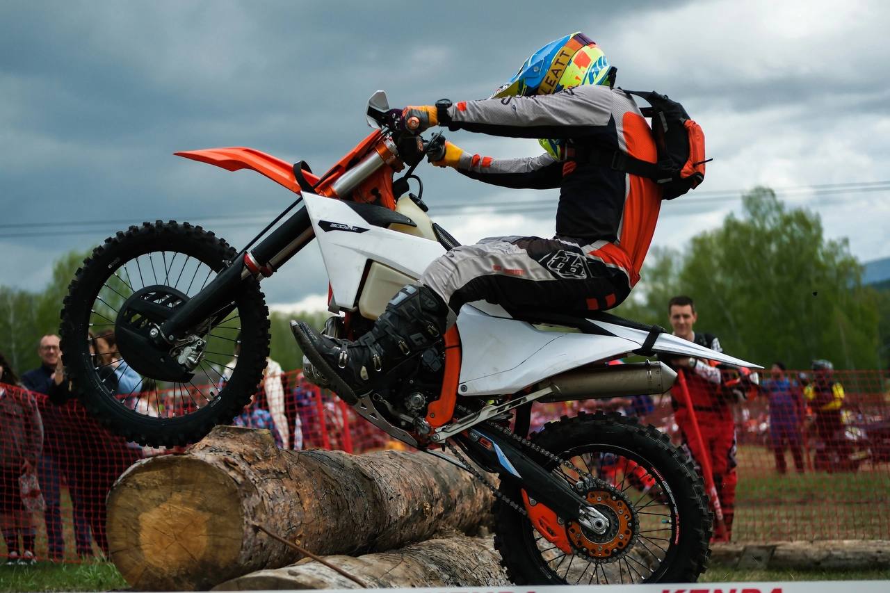 ежегодный фестиваль гонок на мотоциклах LIGHT ENDURO RACING