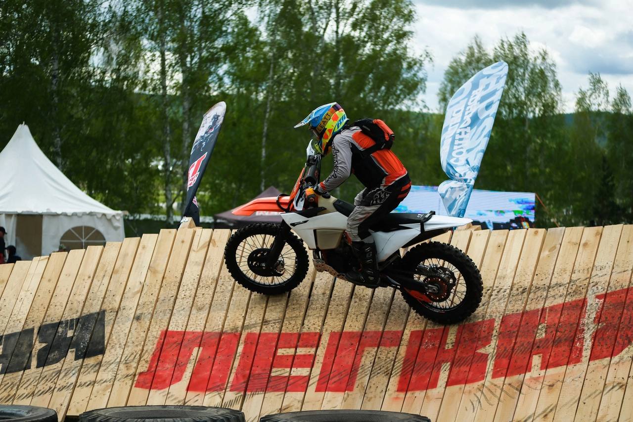 ежегодный фестиваль гонок на мотоциклах LIGHT ENDURO RACING