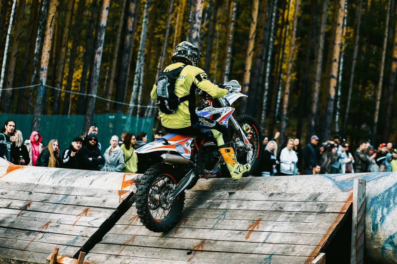ежегодный фестиваль гонок на мотоциклах LIGHT ENDURO RACING