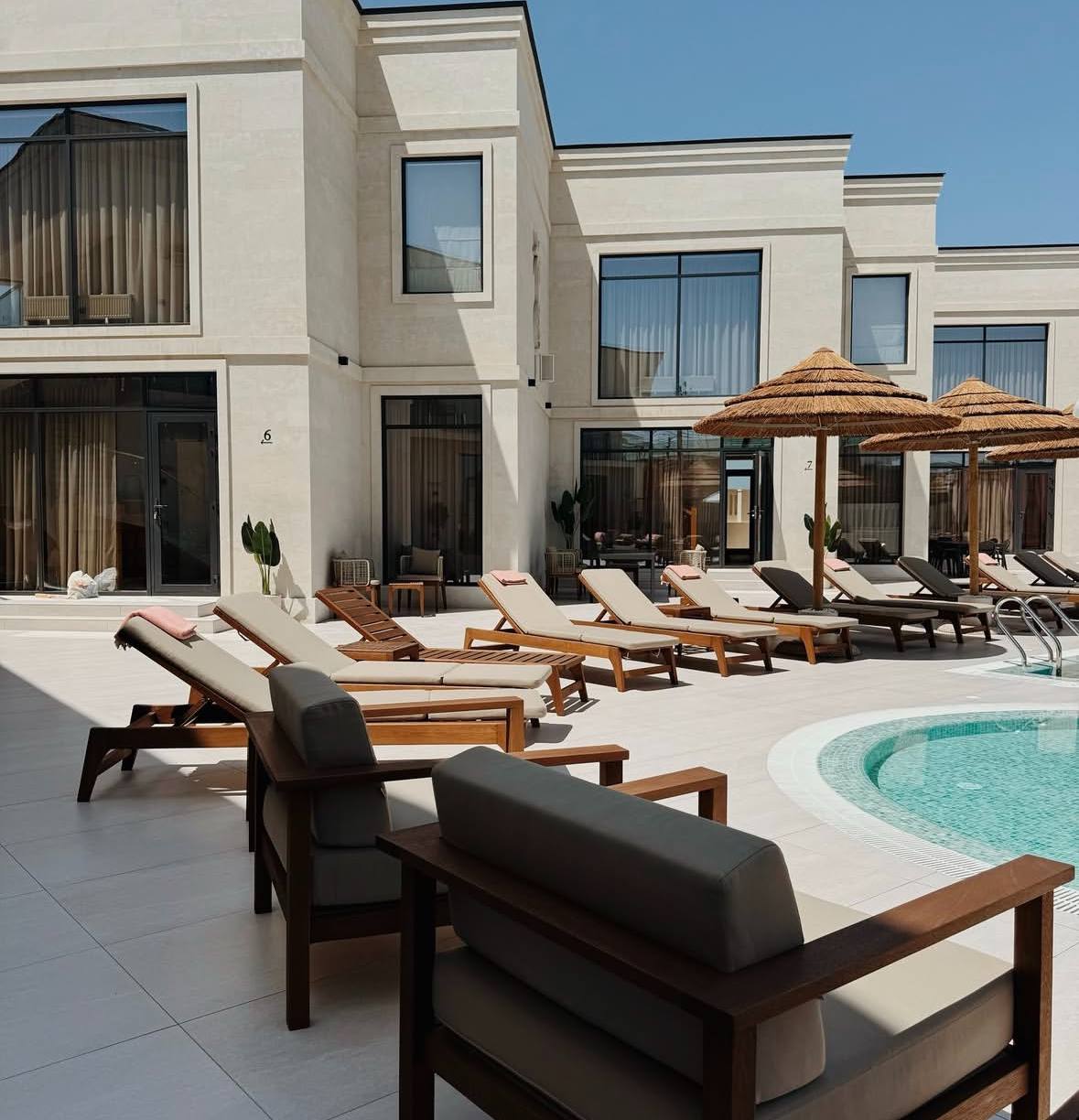 Гостевой комплекс на берегу моря в Каспийске