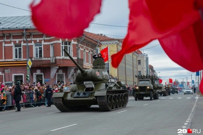 Парад военной техники в Архангельске и Северодвинске 9-10 мая 2025