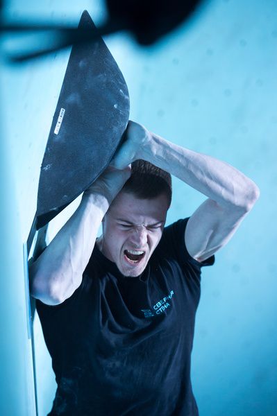 Выставка Леонид Жуков. Скалодром