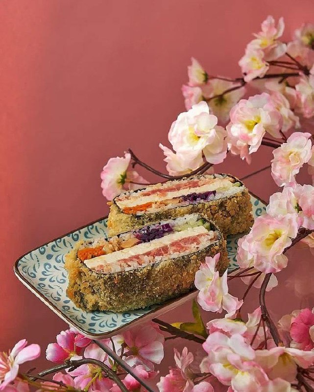 Фестиваль сакуры в Ultramen