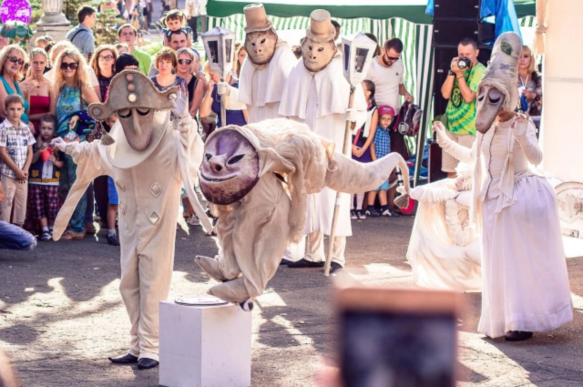 Между завтра и вчера