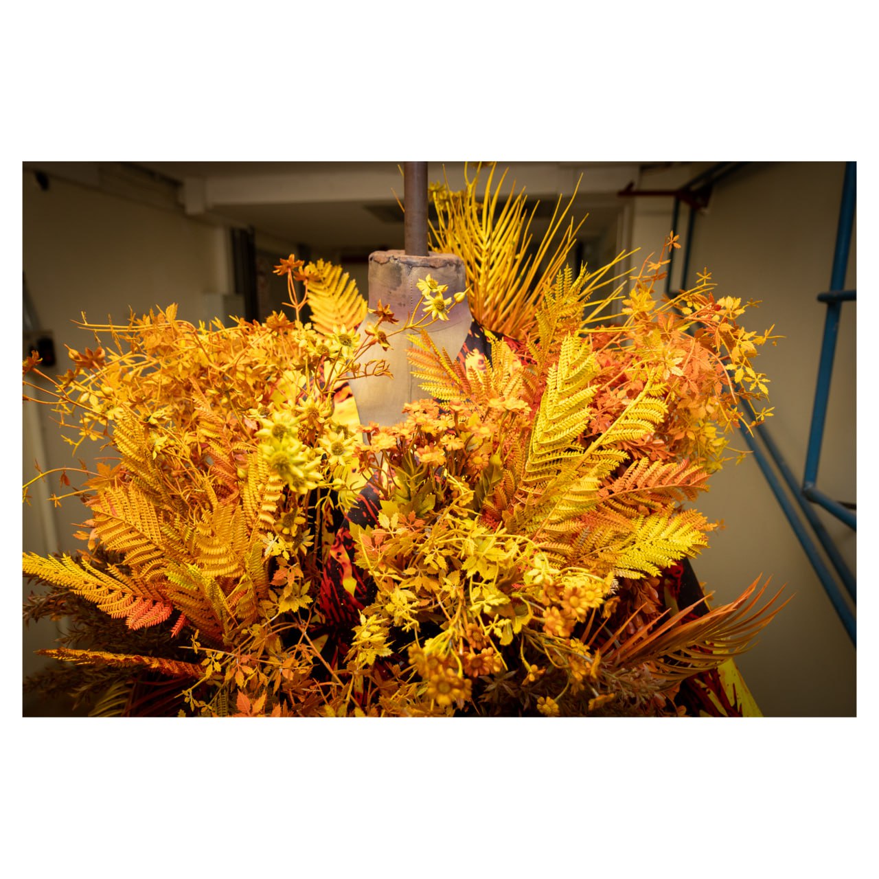 каменных костюмов