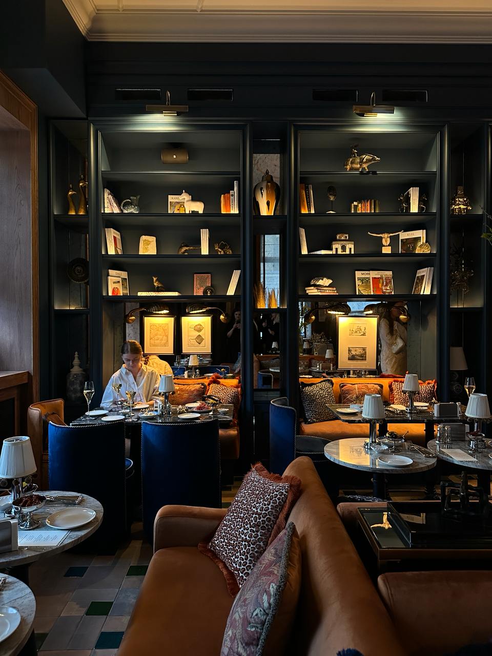 Roots le petit bar открытие