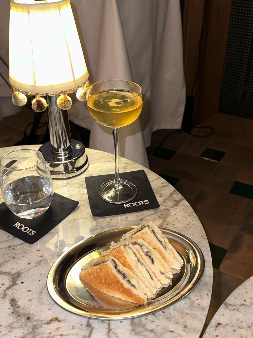 Roots le petit bar открытие