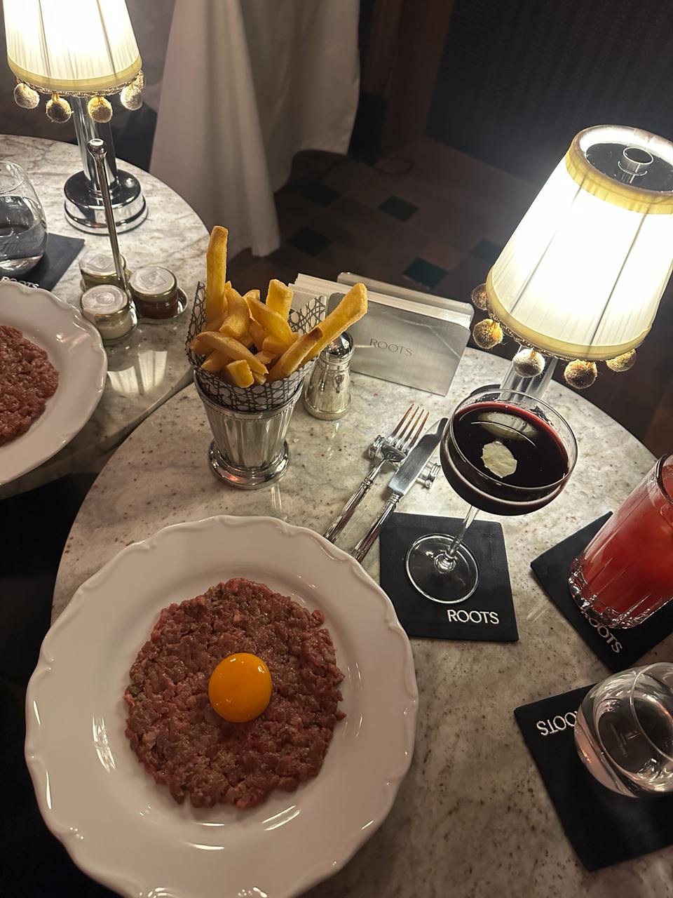 Roots le petit bar открытие