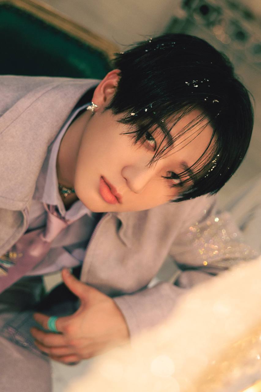 Stray Kids представляет индивидуальные фото-тизеры к возвращению с японским мини-альбомом 『Hollow』