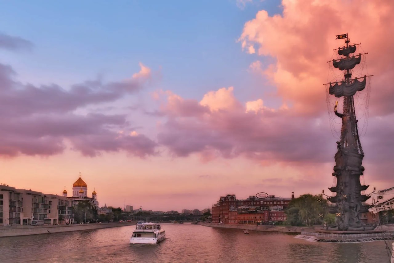 КРУИЗ ПО МОСКВЕ С УЖИНОМ И ДИСКОТЕКОЙ