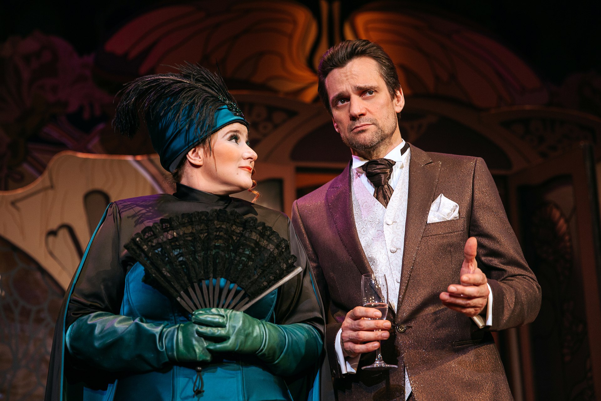 ТЕАТР КОМЕДИИ