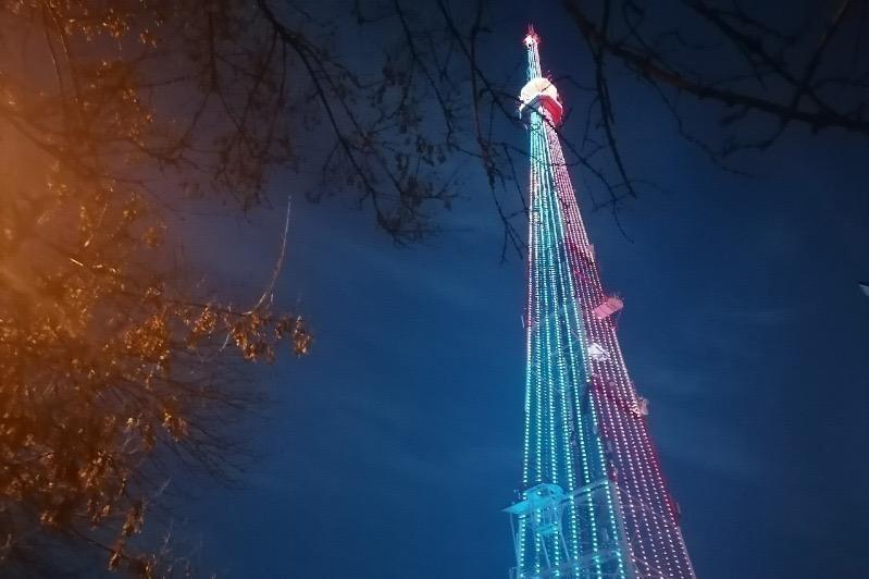 День радио: иллюминация телебашен в России