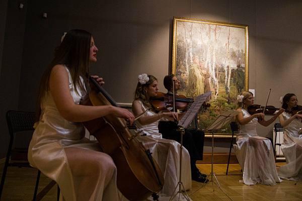 Весна на клавишах Победы