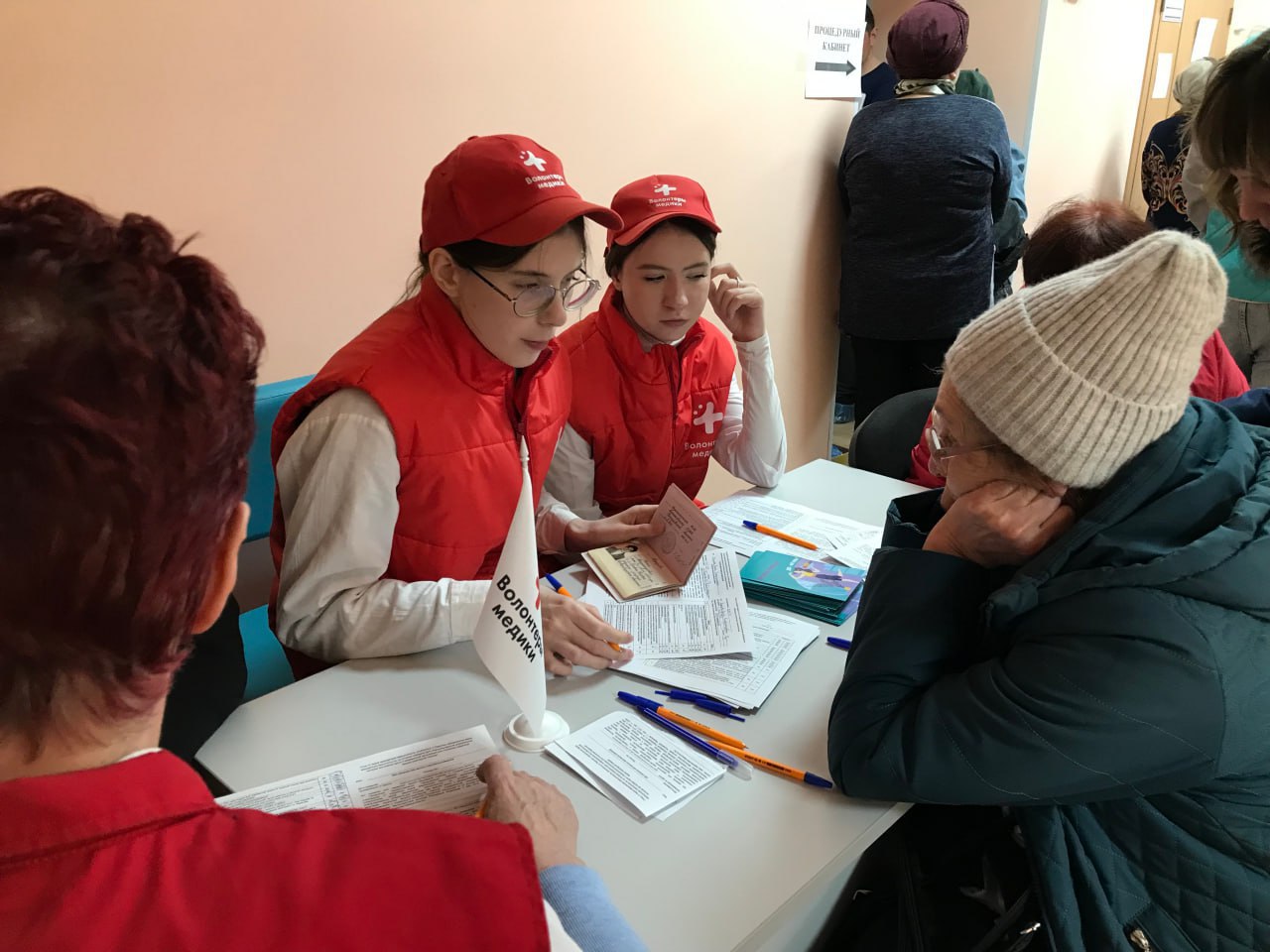 Медицинский автопоезд проекта «ДоброВСело» в Артёмовских селах 12-13 мая 2025