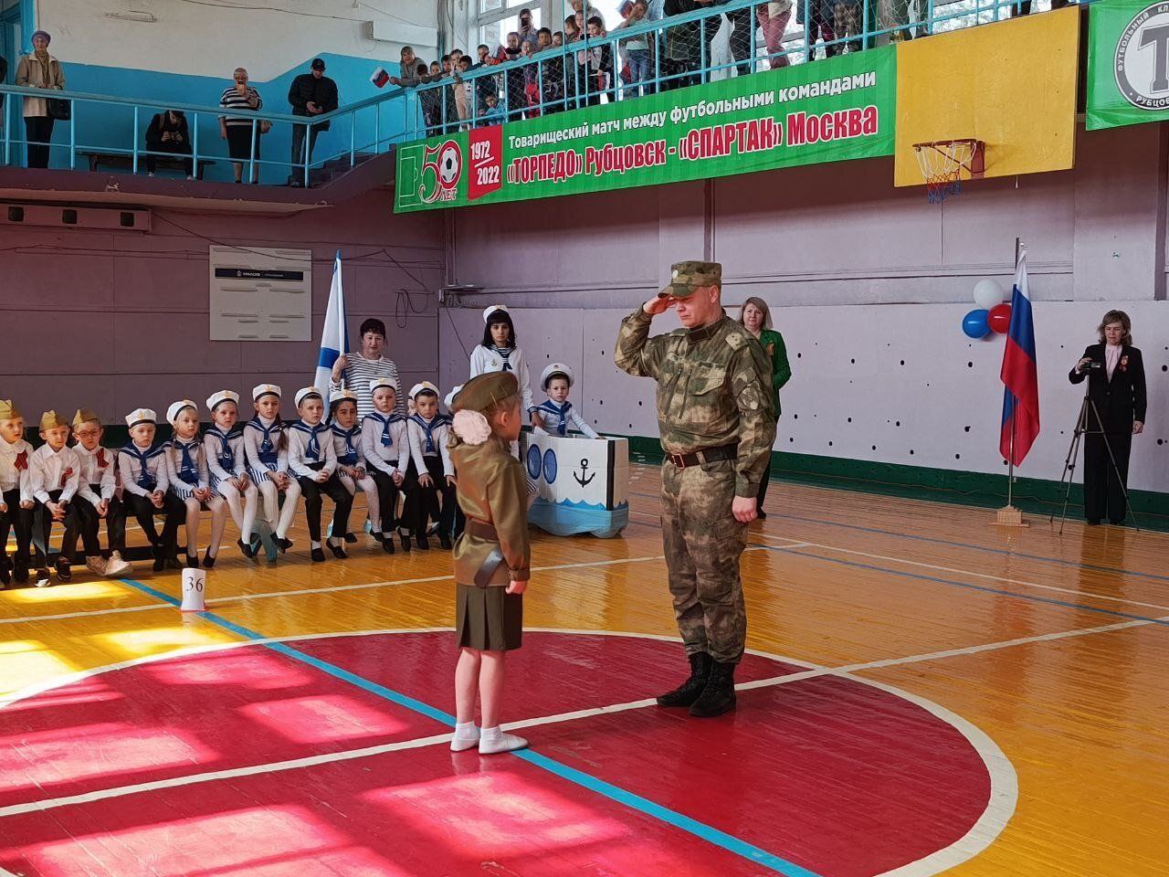 Парадный марш в День Победы в Рубцовске