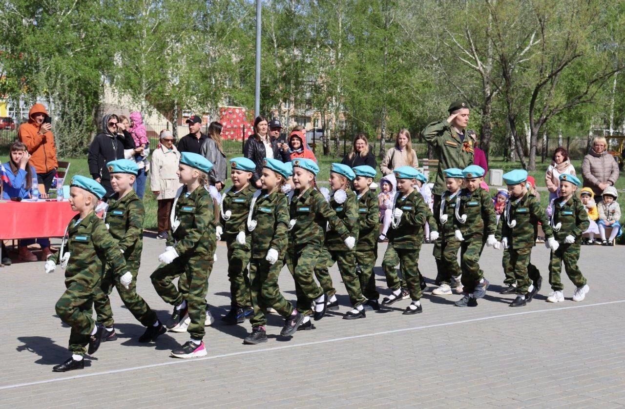 Парадный марш в День Победы в Рубцовске