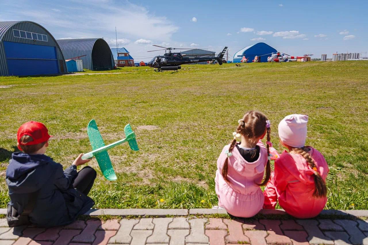 ПЕРВЫМ ДЕЛОМ САМОЛЁТЫ