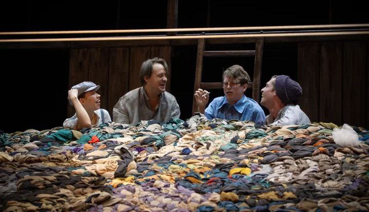 Премьера драмы "Hellados"