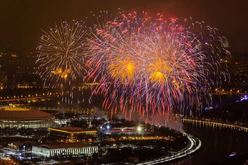 праздничный салют - 9 мая