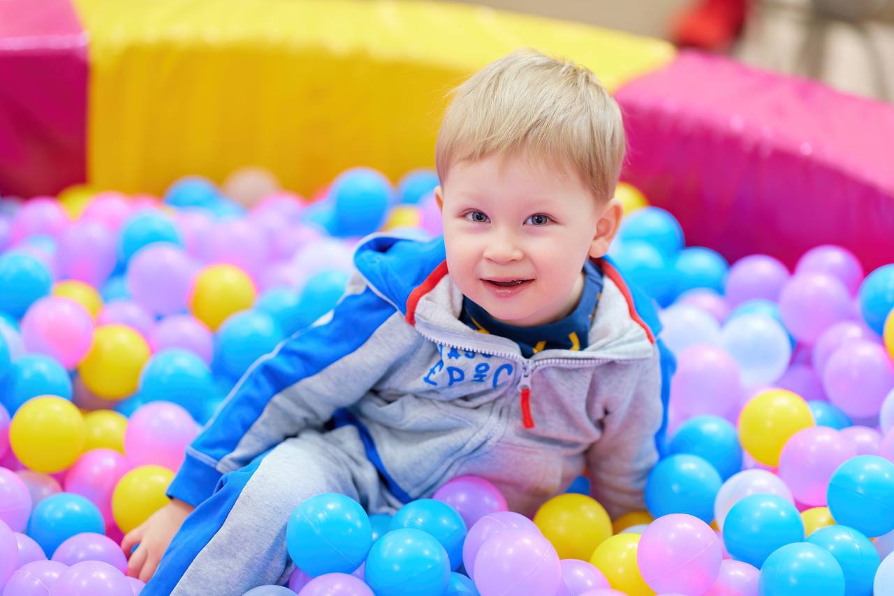 День мамы с Малышариками