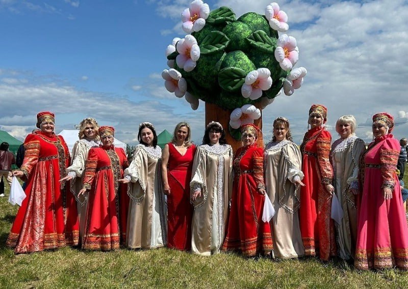 Мичуринские яблони в цвету