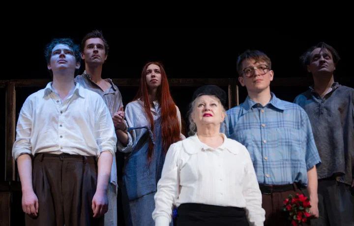 Спектакль "Hellados" в театре