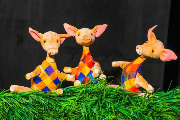 Три поросенка