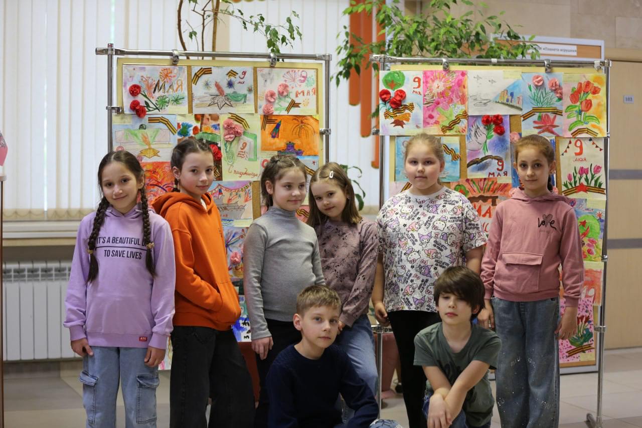 выставка детского рисунка «Салют Победы»