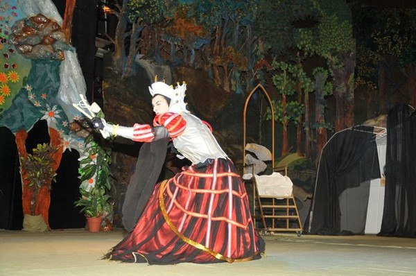 Спектакль "Белоснежка и семь гномов"
