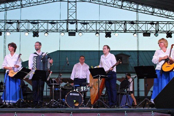 Концерт "Эти старые добрые песни"