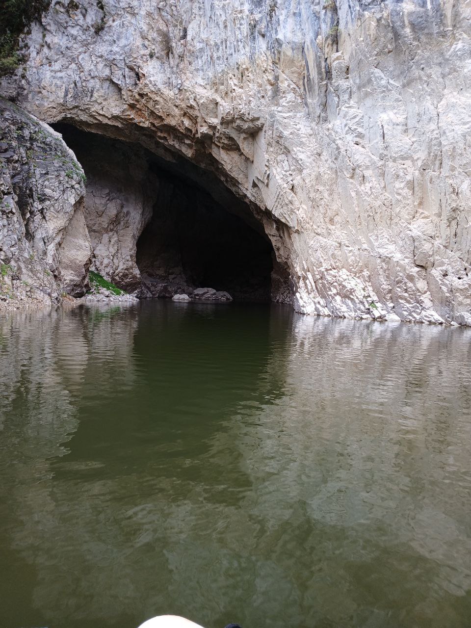 Юго-западная Сербия. Каньоны Увац и Лим, водопад Сопотница и монастырь Милешево
