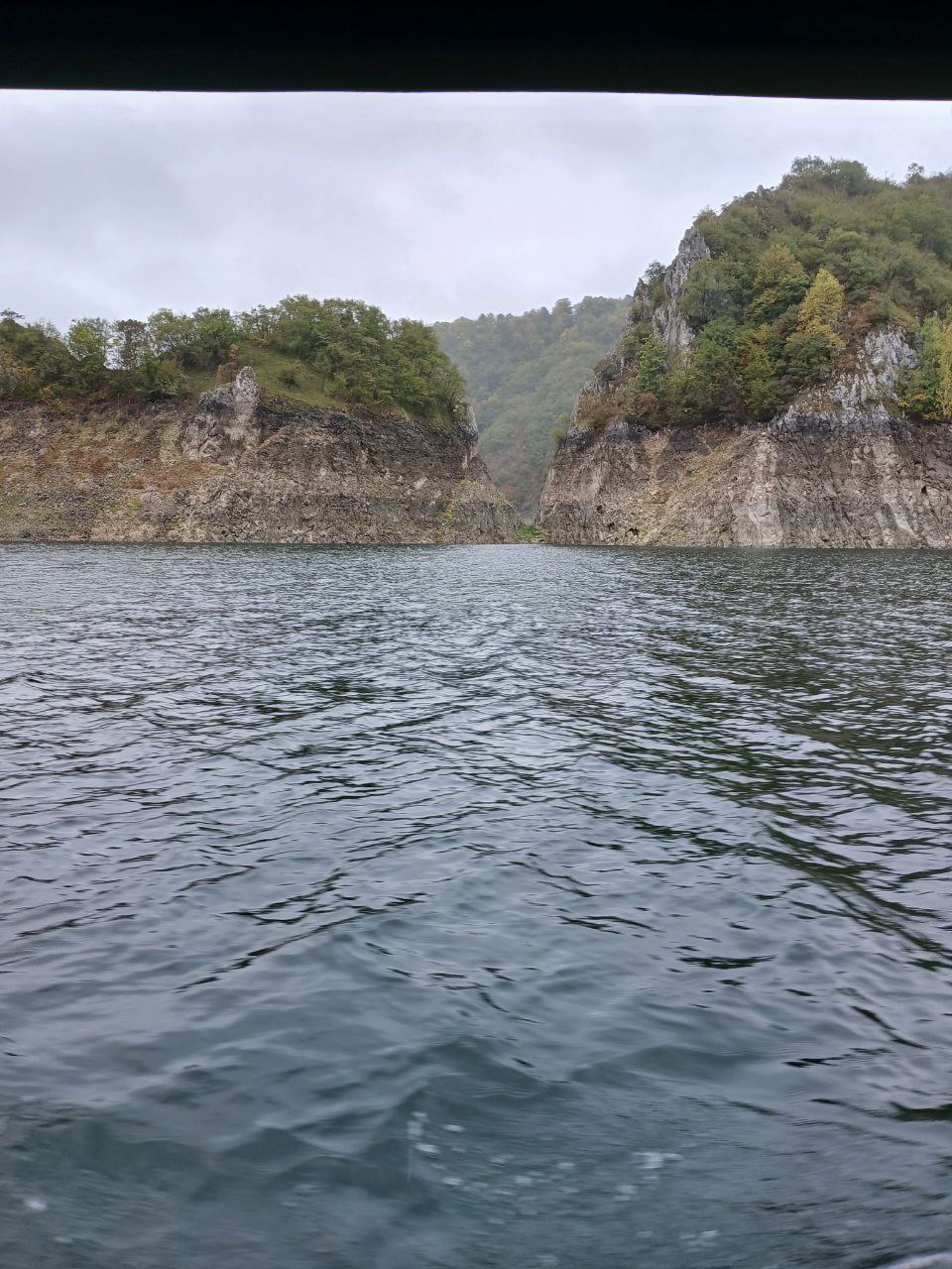 Юго-западная Сербия. Каньоны Увац и Лим, водопад Сопотница и монастырь Милешево
