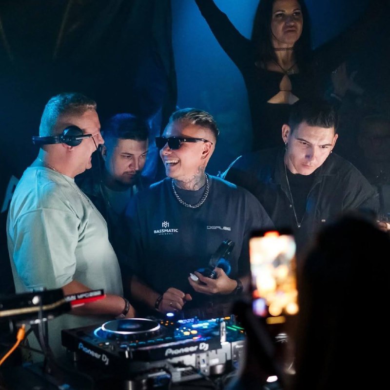 6 ИЮНЯ / DEFLEE / ЕКАТЕРИНБУРГ