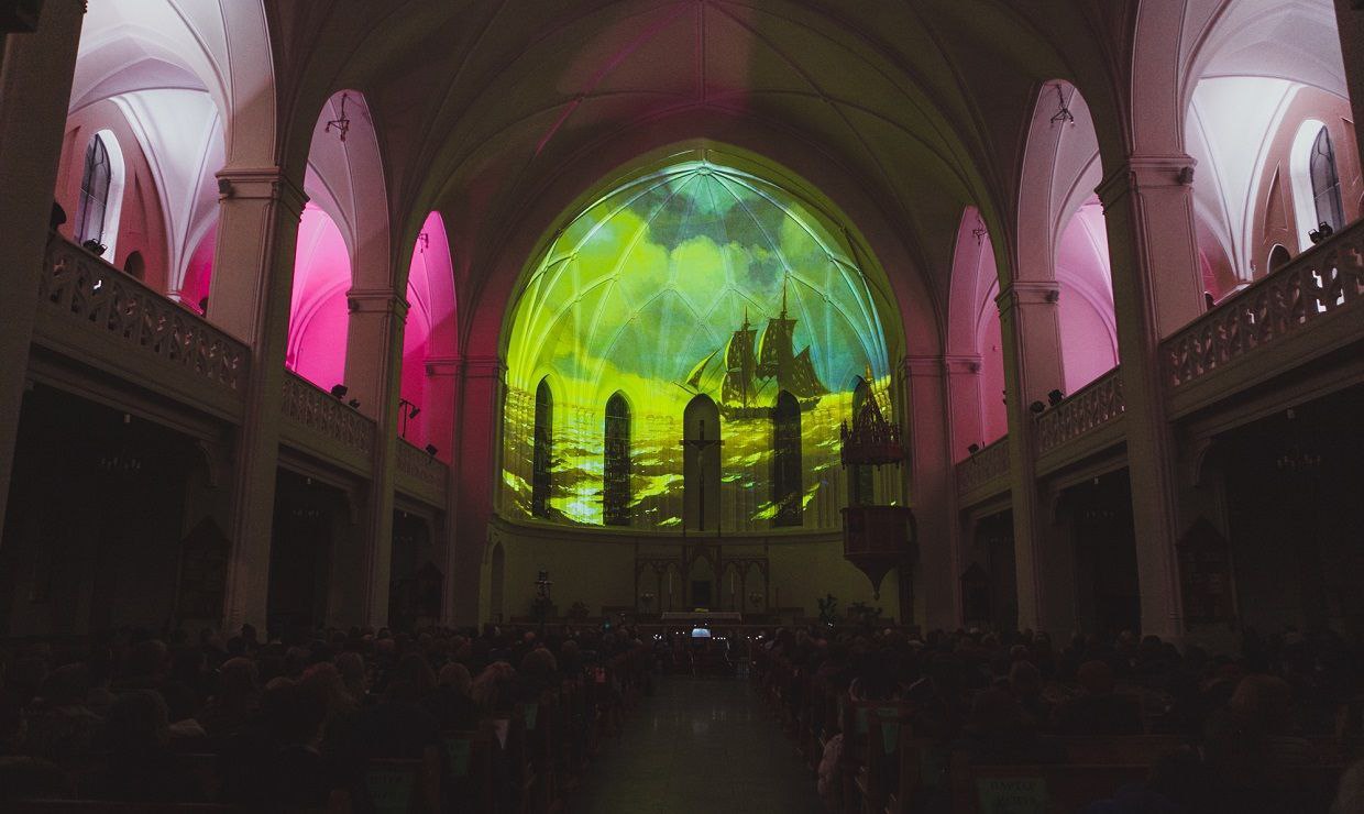 Армянский дудук, орган, саксофон и рояль