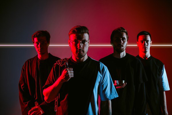 Three Sticks. Мир неоклассики