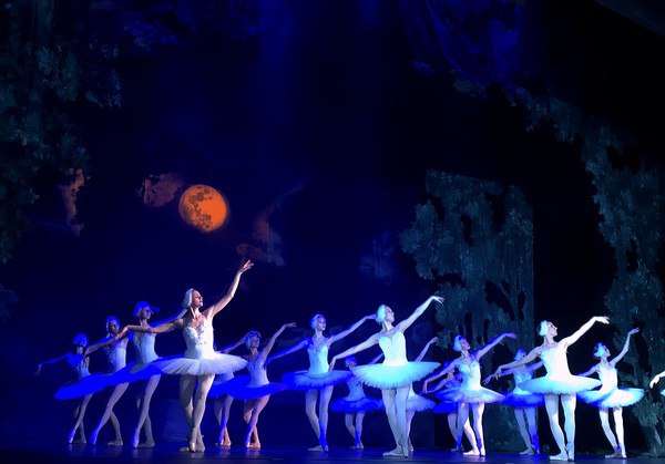 Лебединое озеро