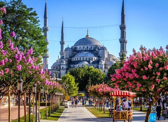 ПРИКОСНИСЬ К ИСТОРИИ В СТАМБУЛЕ