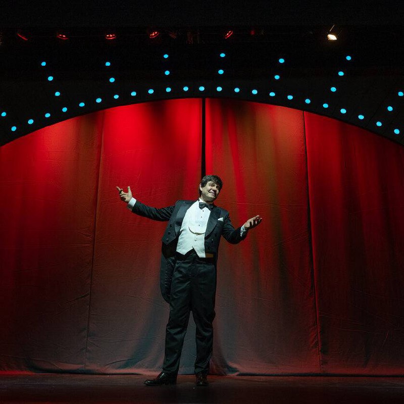 Прощай, конферансье