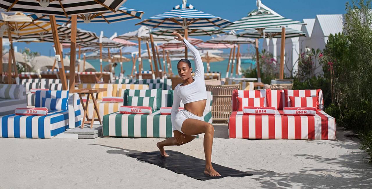 Утренняя йога на пляже