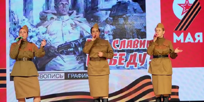 Летят здесь в небе журавли