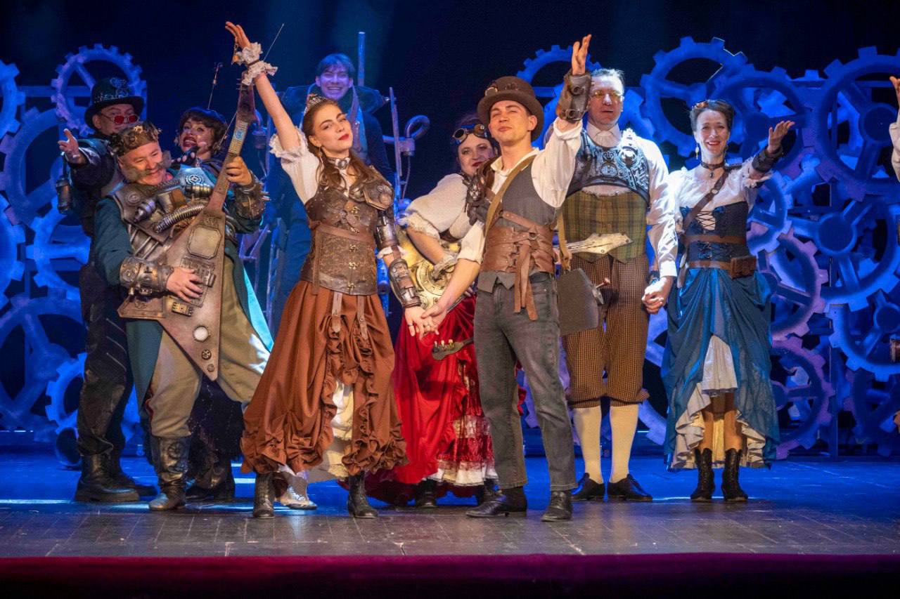 Гастроли театра